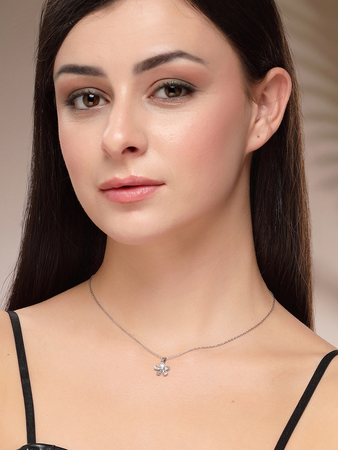 Bohey by KARATCART Delicate Silver-Plated Floral Pendant with Sparkling Crystals for Women