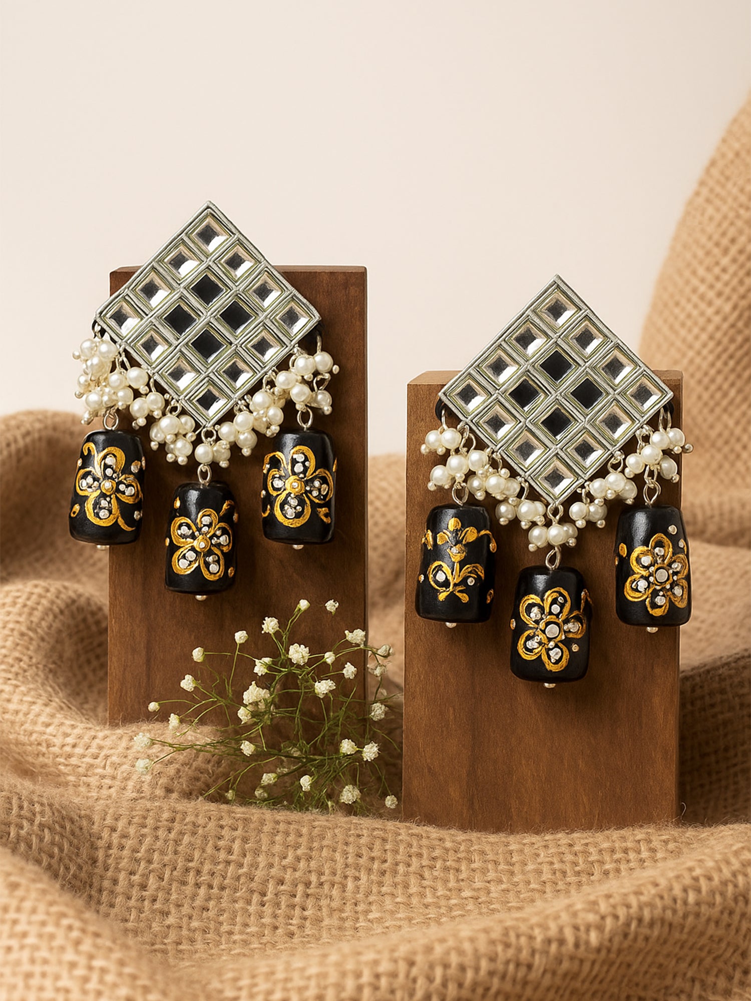 Karatcart Oxidised Silver Black Tumble Studded Diamond Shape Kundan Dangler Earrings for Women