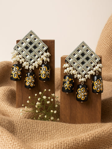 Karatcart Oxidised Silver Black Tumble Studded Diamond Shape Kundan Dangler Earrings for Women