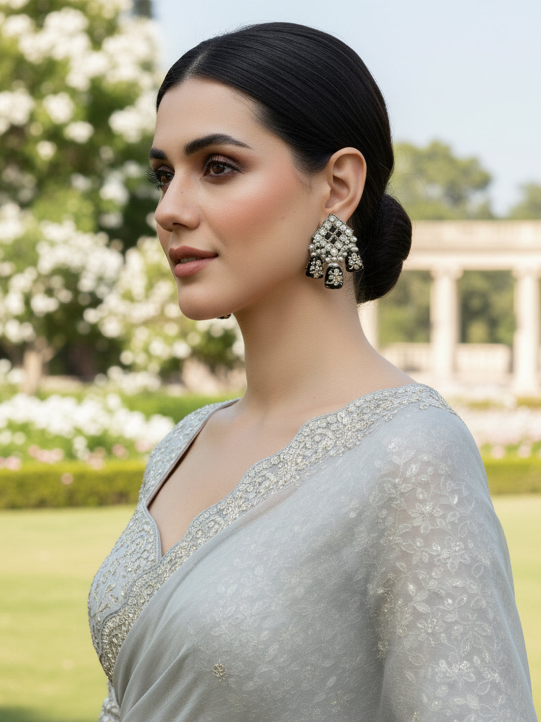 Karatcart Oxidised Silver Black Tumble Studded Diamond Shape Kundan Dangler Earrings for Women
