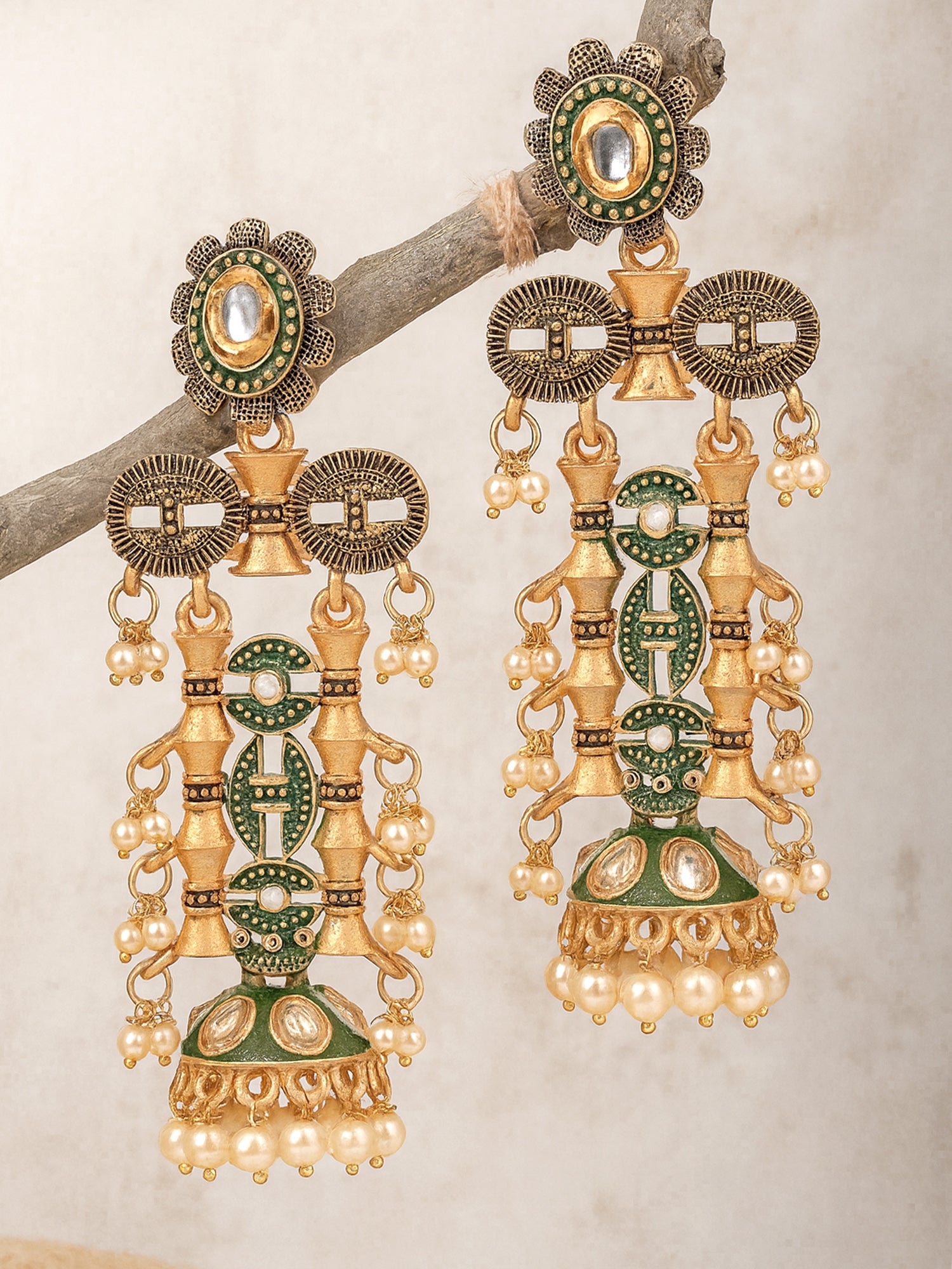 Karatcart Antique Gold Plated Green Kundan Drop Earrings for Women