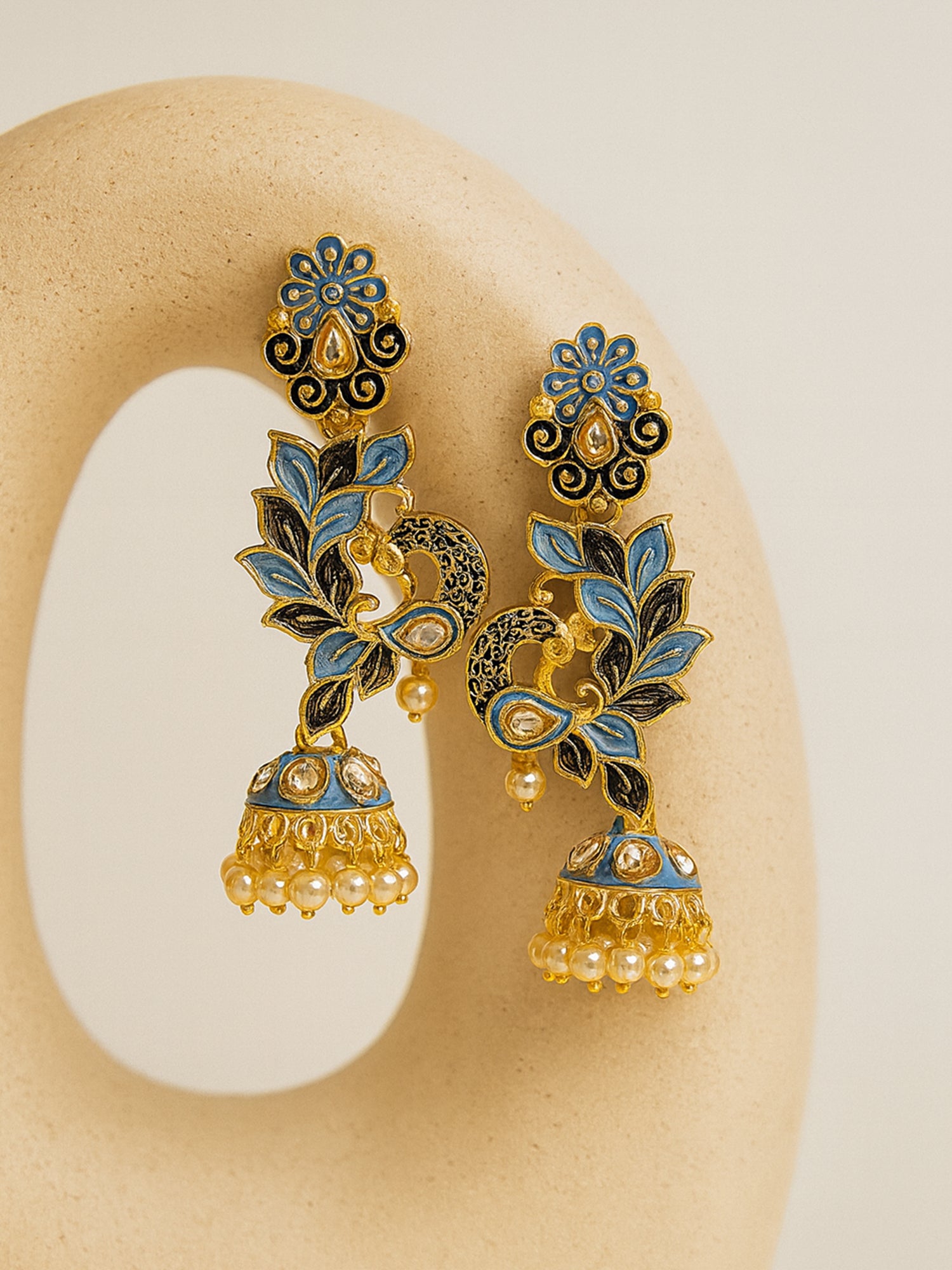 Karatcart Gold Plated Peacock Shape Grey Kundan Dangler Jhumki Earrings for Women