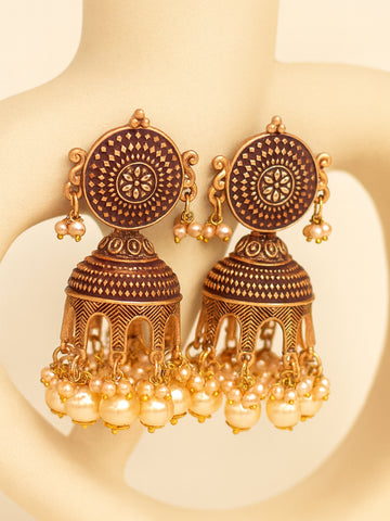 Karatcart Antique Gold Plated Maroon Tomb Style with Golden Pearl Jhumki Earrings for Women