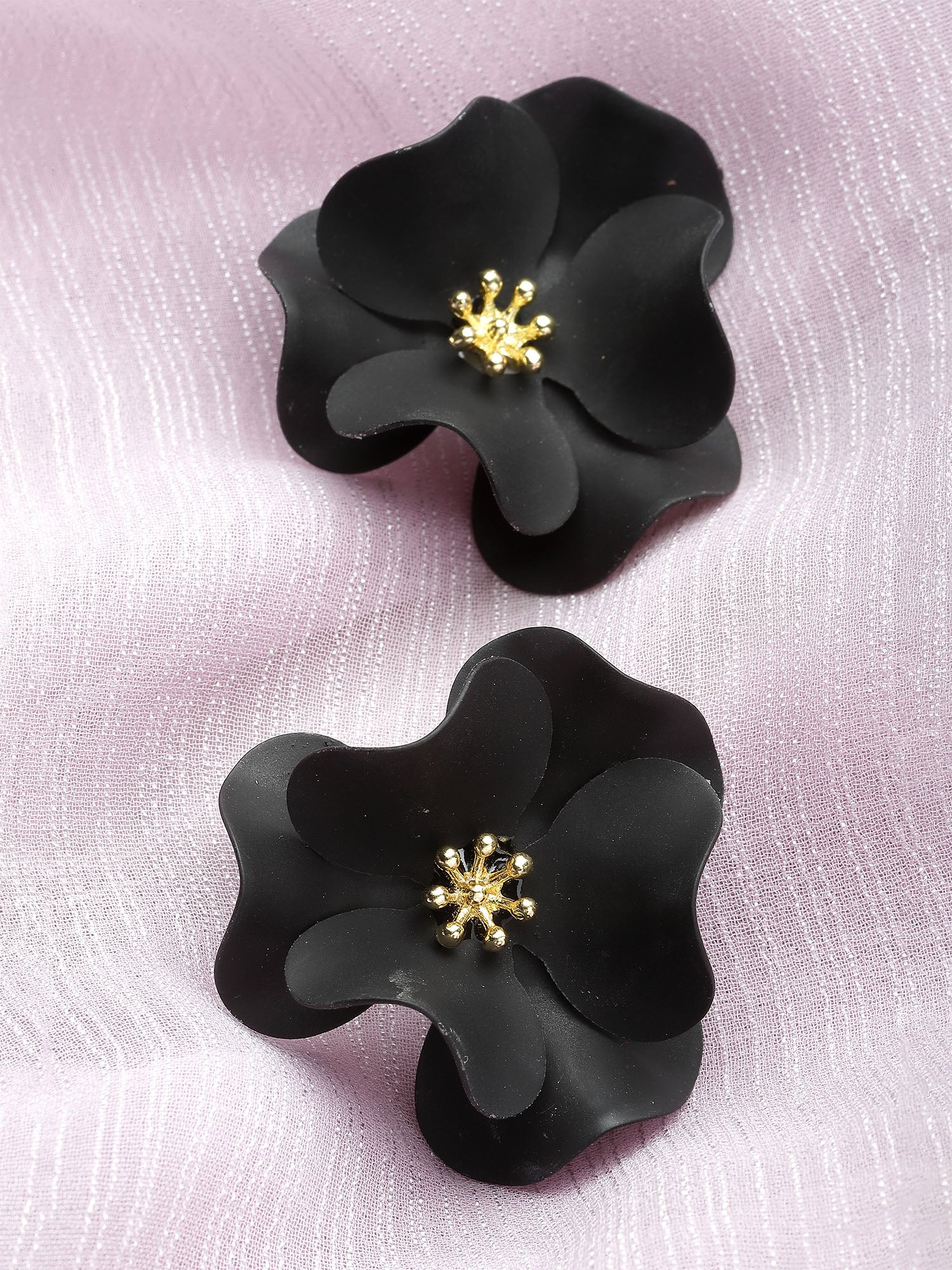 Bohey by KARATCART Black Floral Design Stud Earrings for Women