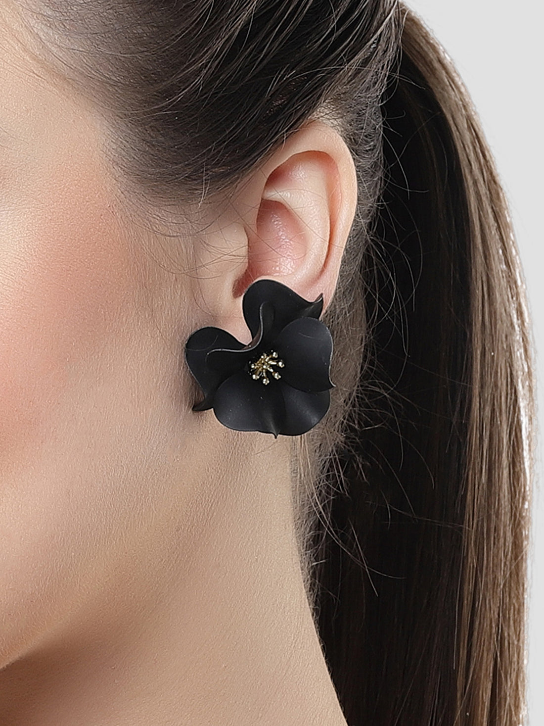 Bohey by KARATCART Black Floral Design Stud Earrings for Women