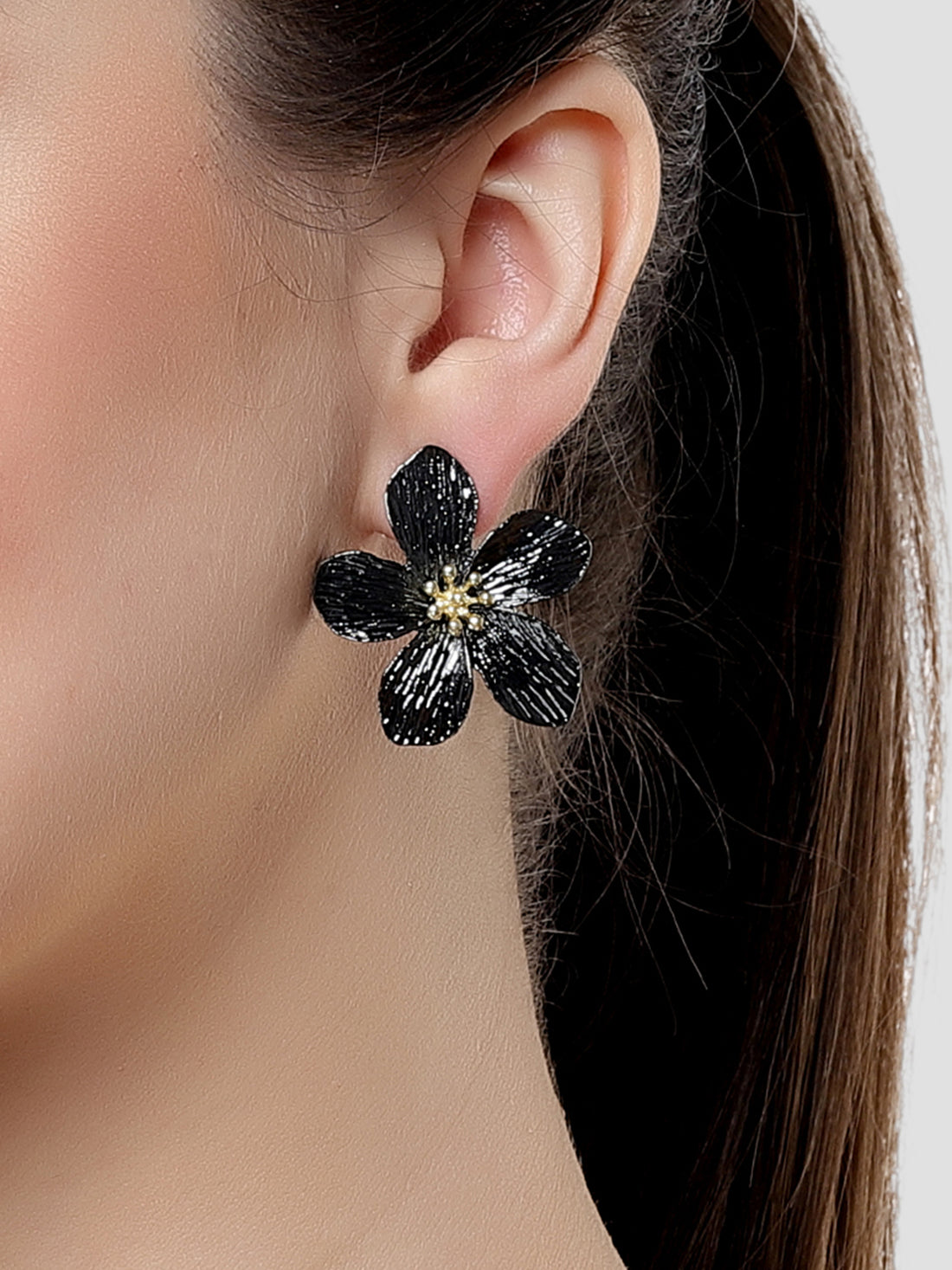 Bohey by KARATCART Floral Design Black Metallic Finish Stud Earrings for Women