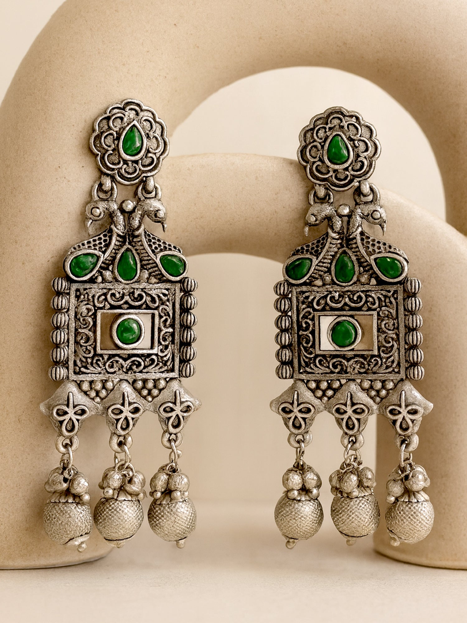 Karatcart Oxidised Silver Green Kundan Studded Drop Earrings for Women
