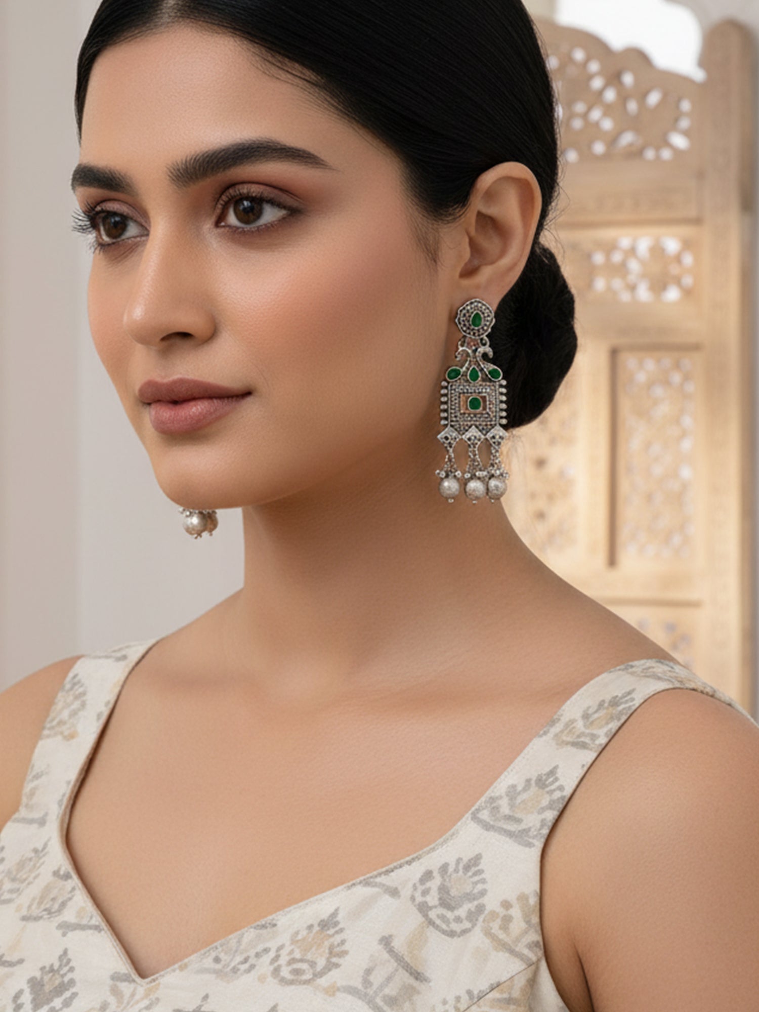 Karatcart Oxidised Silver Green Kundan Studded Drop Earrings for Women