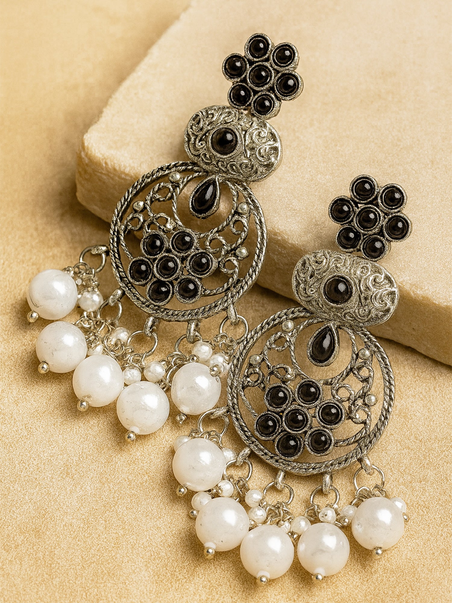 Karatcart Oxidised Silver Black Stone and Pearl Dangler Earring for Women