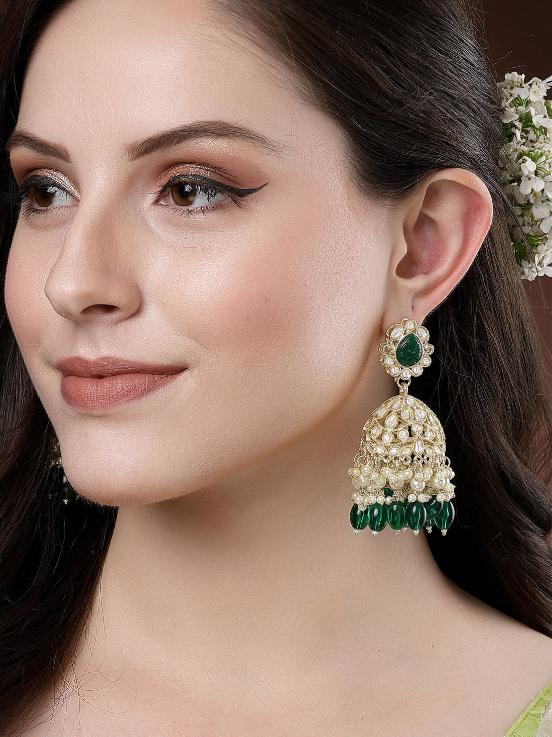 Karatcart Gold Plated Green Stone Studded Kundan Jhumki Earrings for Women