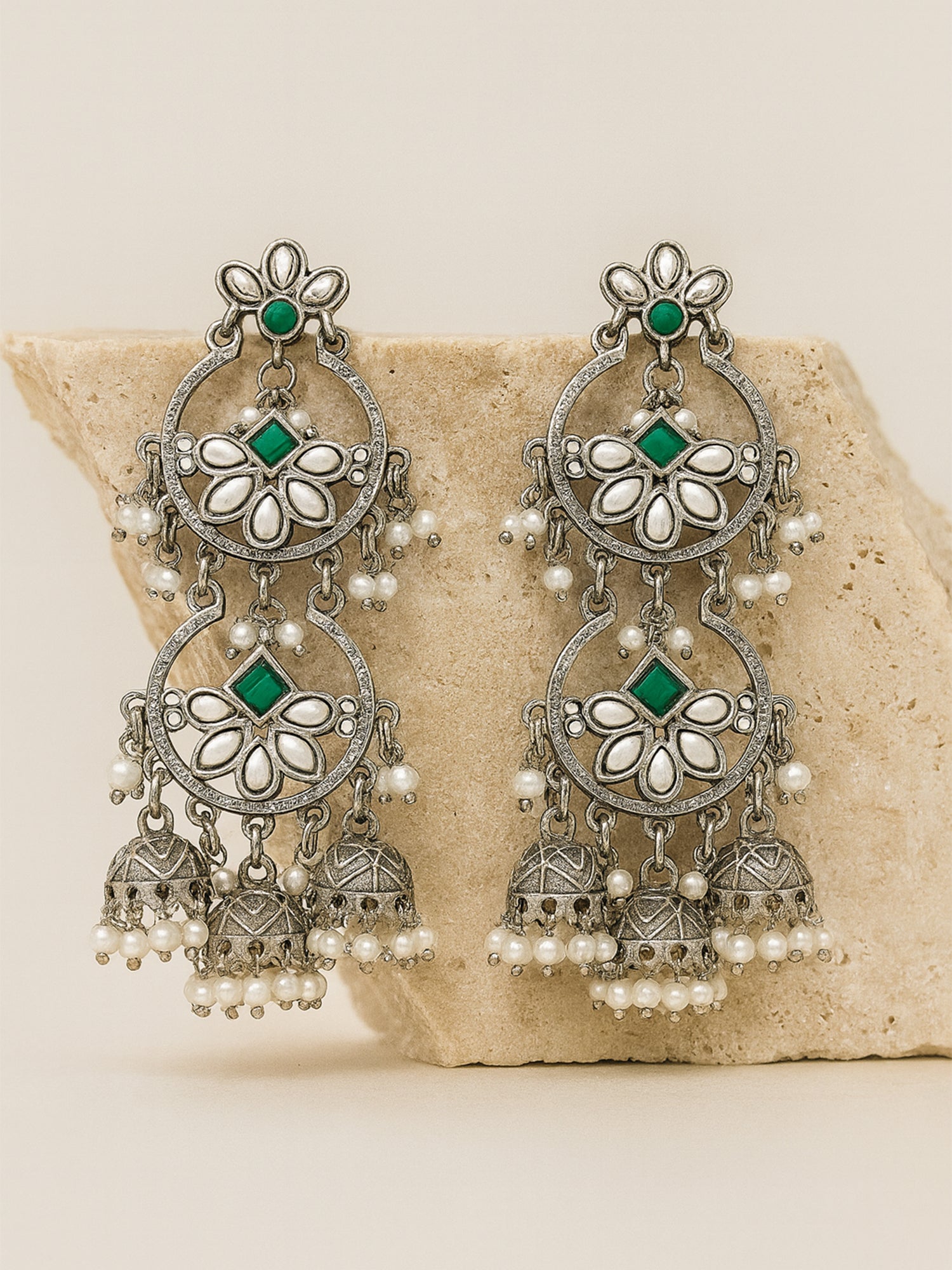 Karatcart Oxidised Silver Floral Design Green Kundan Drop Earrings for Women