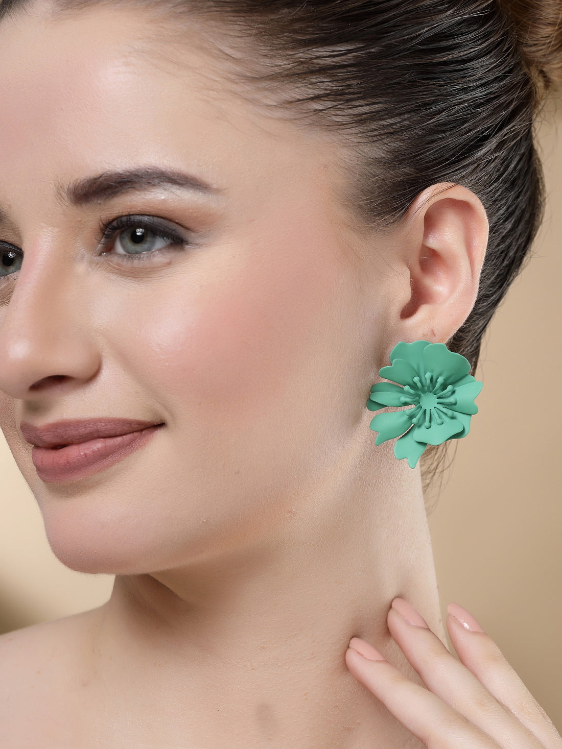 Bohey by KARATCART Green Floral Stud Earrings for Women