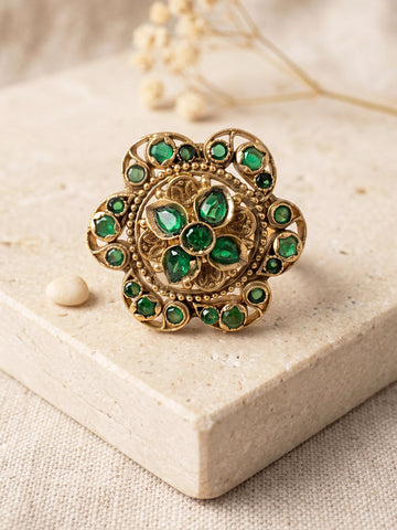 KARATCART Designer Green Kundan Gold Plated Floral Cocktail Ring for Women