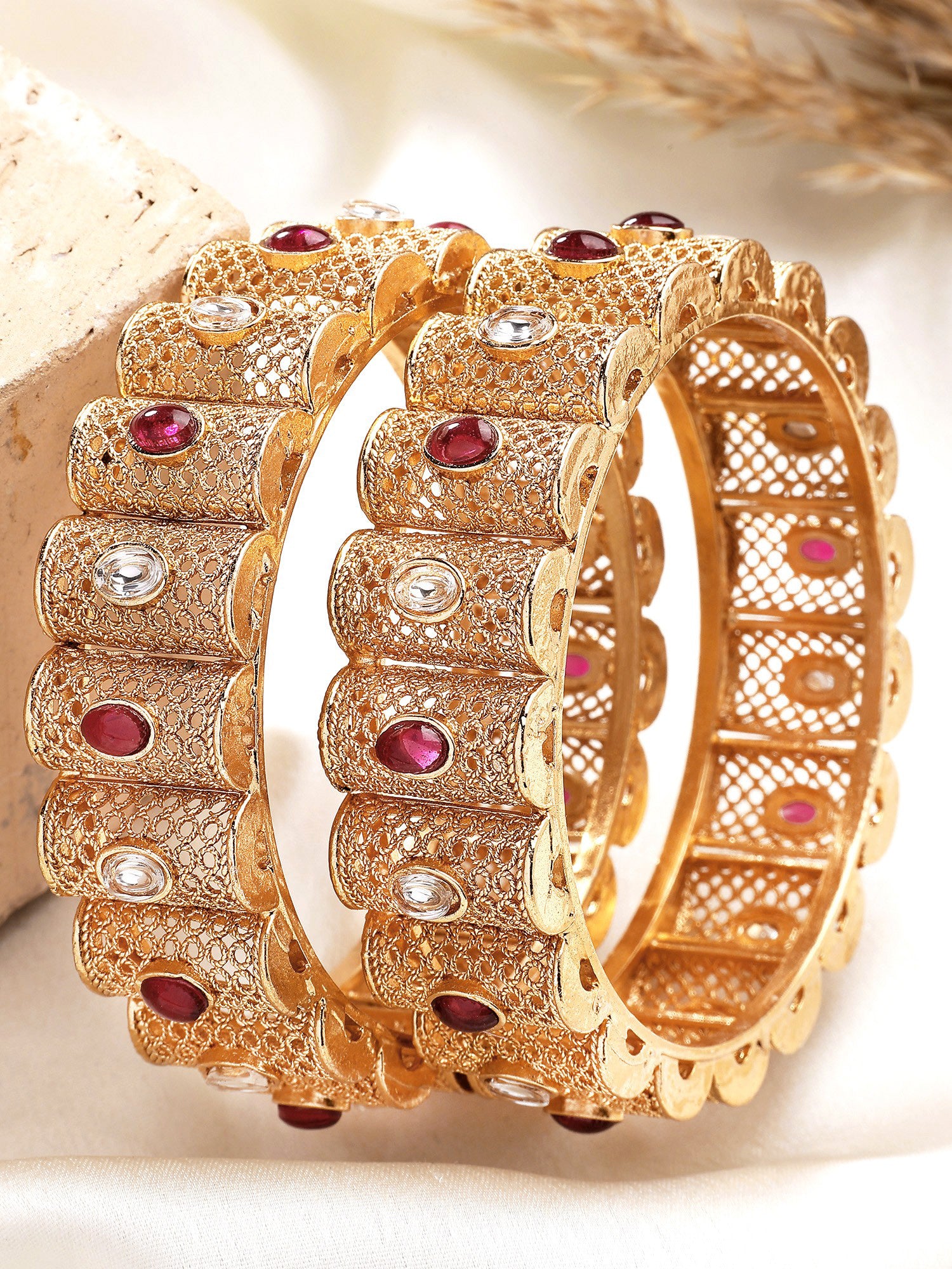 KARATCART Royal Rajwadi Red & White Stone Filigree Design Gold-Plated Bridal Bangles for Women