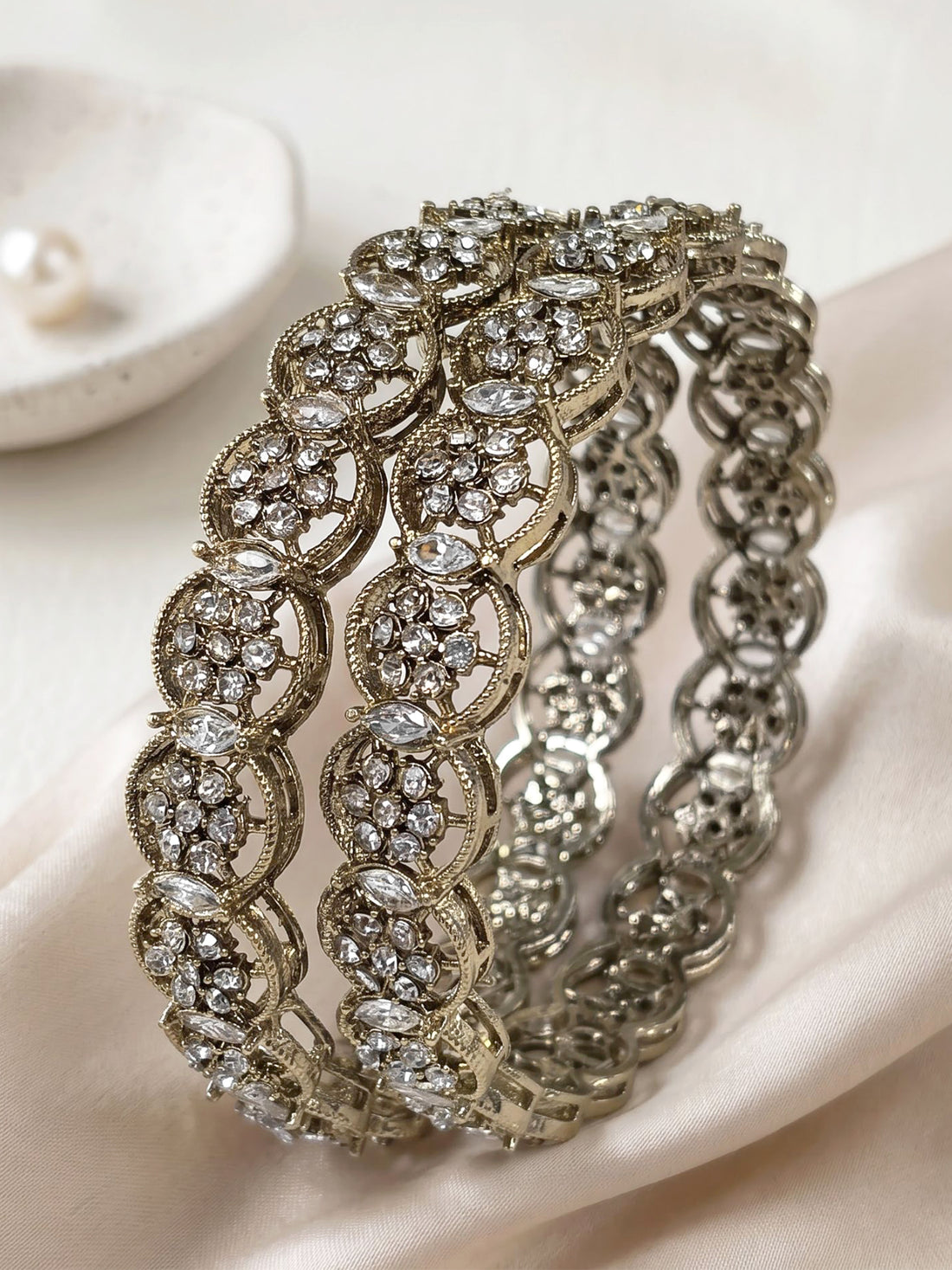 KARATCART Premium Mehndi Gold-Plated Kundan Style White Stone Floral Bangles for Women