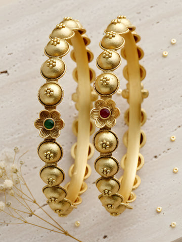 Karatcart Antique Gold Plated Floral Rajwadi Temple Bangle Set for Women