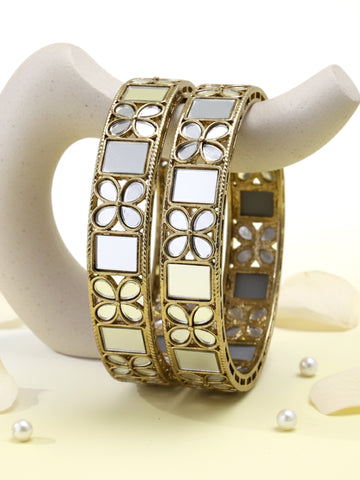 Karatcart Antique Gold Plated Floral Mirror Work Kundan Bangle Set for Women