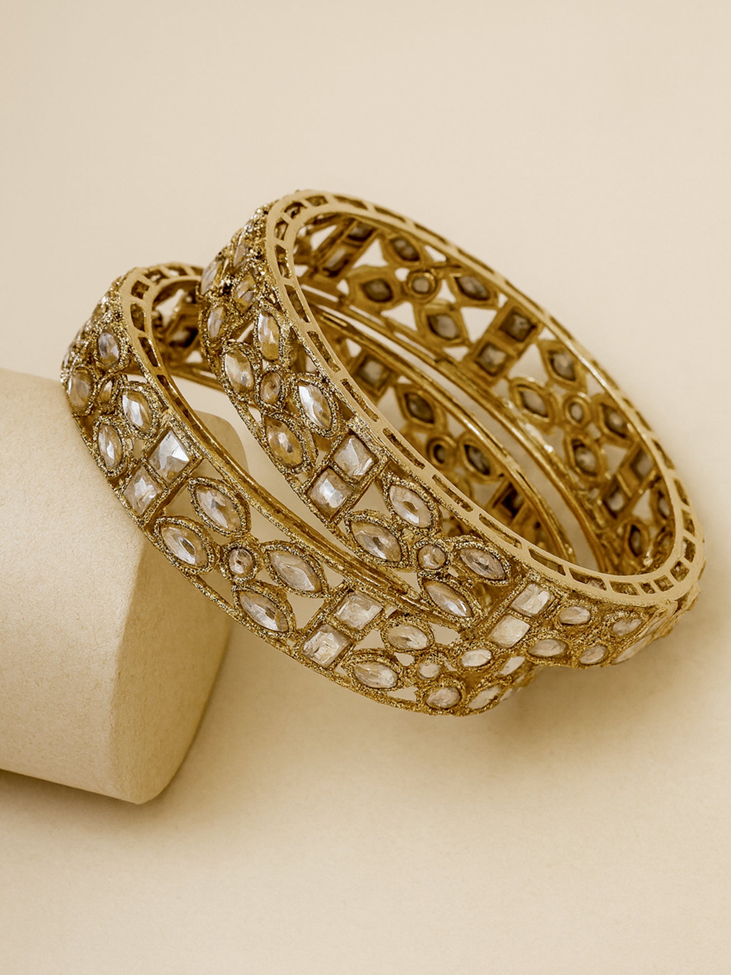 Karatcart Antique Gold Plated Set of 2 Kundan Studded Bangles for Women