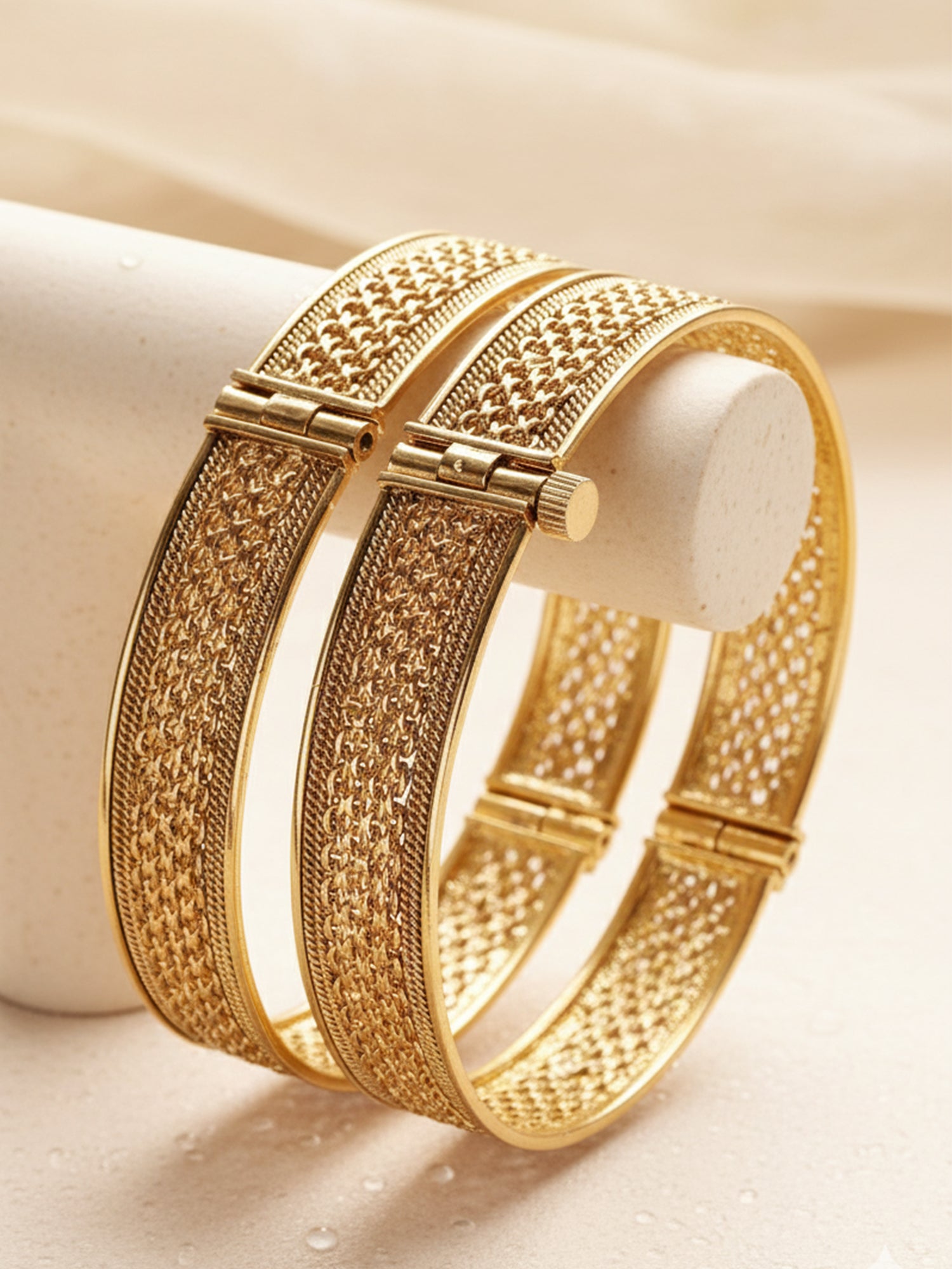 Karatcart Set of 2 Gold Plated Interlock Chain Design Bangles for Women