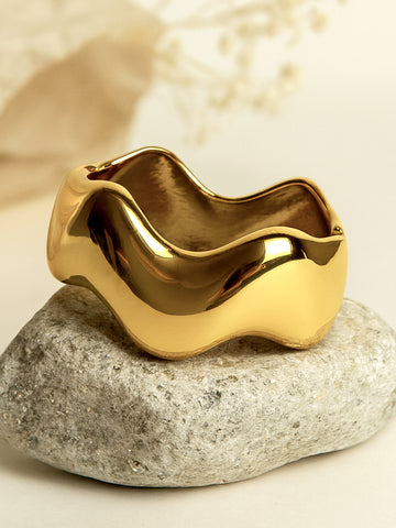 Bohey by KARATCART Elegant Gold-Toned Glossy Cuff Bracelet for Women