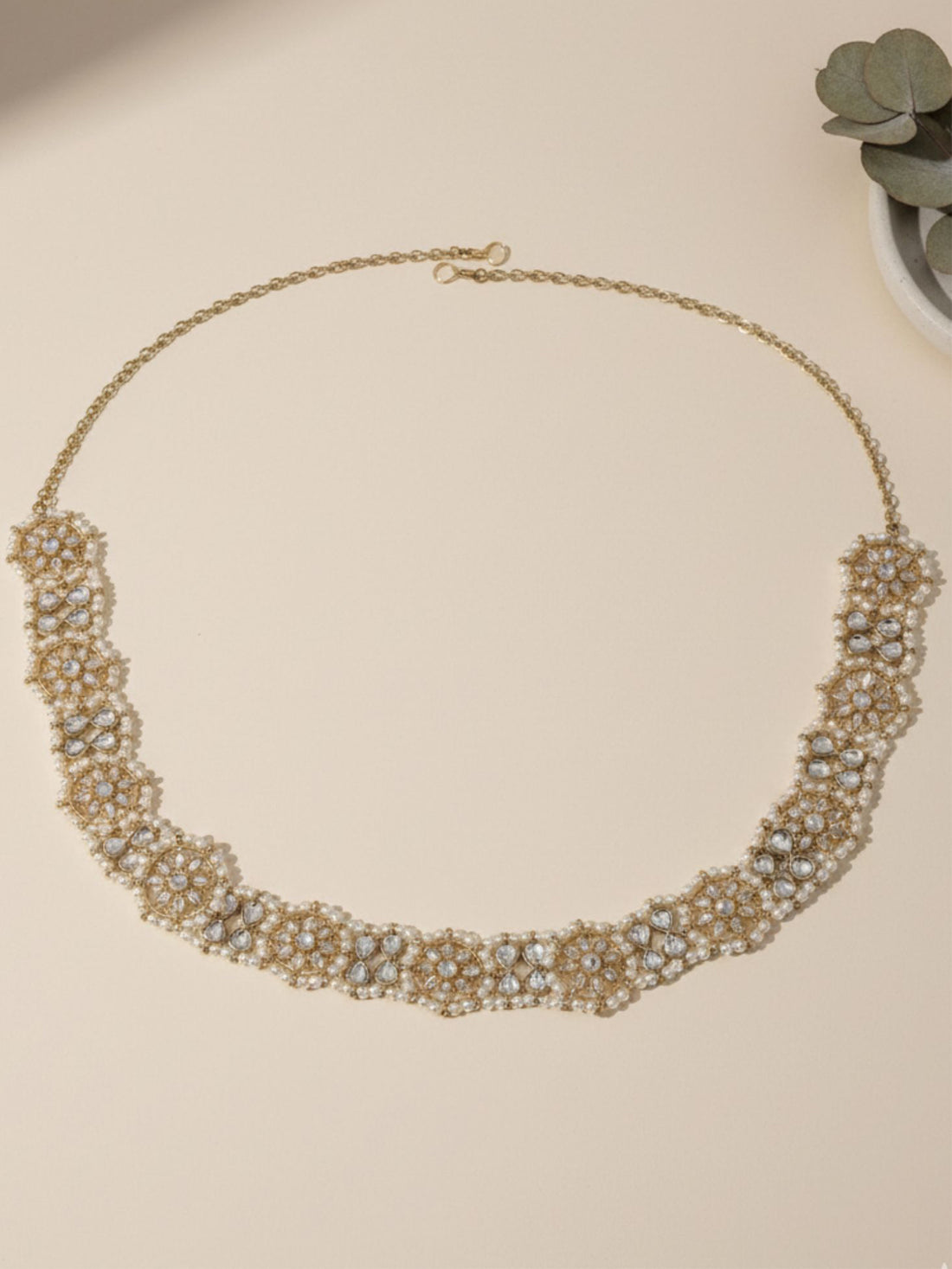 Karatcart Gold Plated Floral and Drop Shape Kundan and Pearl Beaded Kamarbandh