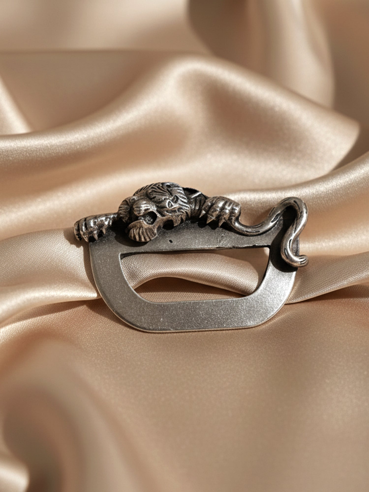 KARATCART Elegant Oxidized Silver Royal Tiger Design Blazer Pocket Brooch for Men