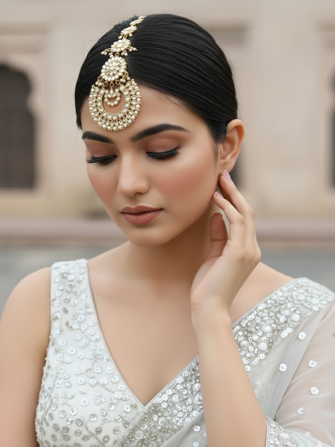 Gold-Plated Pearl & Kundan Studded Handcrafted Maangtikka