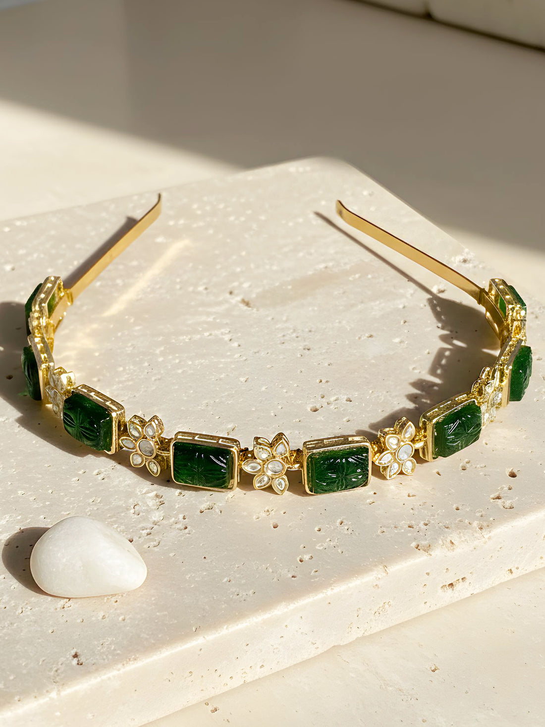KARATCART Designer Gold-Plated Green Carved Stone Floral Kundan Hairband for Women