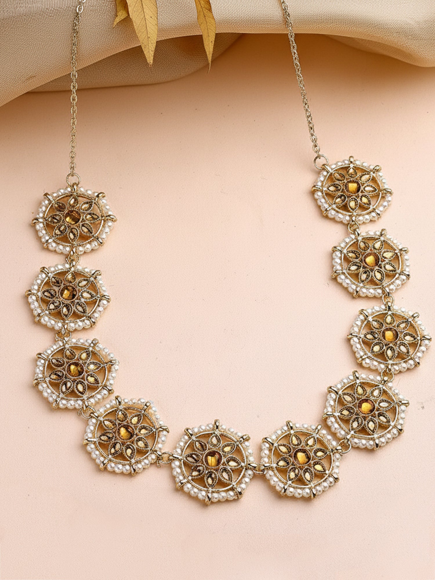 Golden Kundan-Studded Handcrafted Hairband