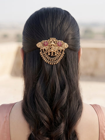 KARATCART Designer Gold-Plated Pink Stone Floral Temple Bridal Hair Clip for Women