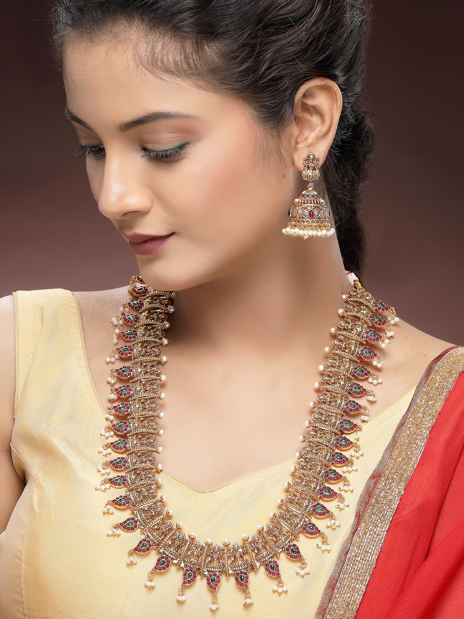 KARATCART South Indian Traditional Gold-Plated Laxmi Mata Rani Haar Temple Jewellery Set