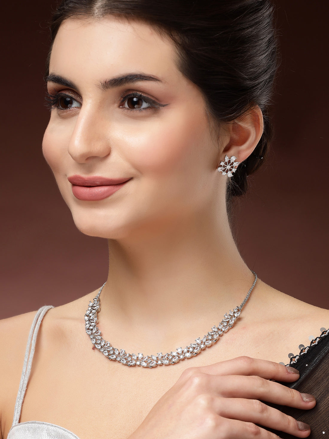 Karatcart Silver Plated American Diamond Floral Necklace Set for Women