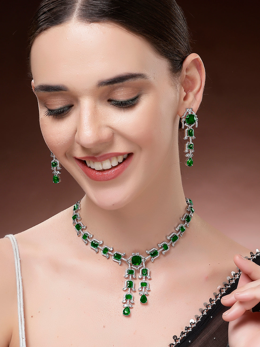 Karatcart Green Traditional American Diamond Necklace Set for Women