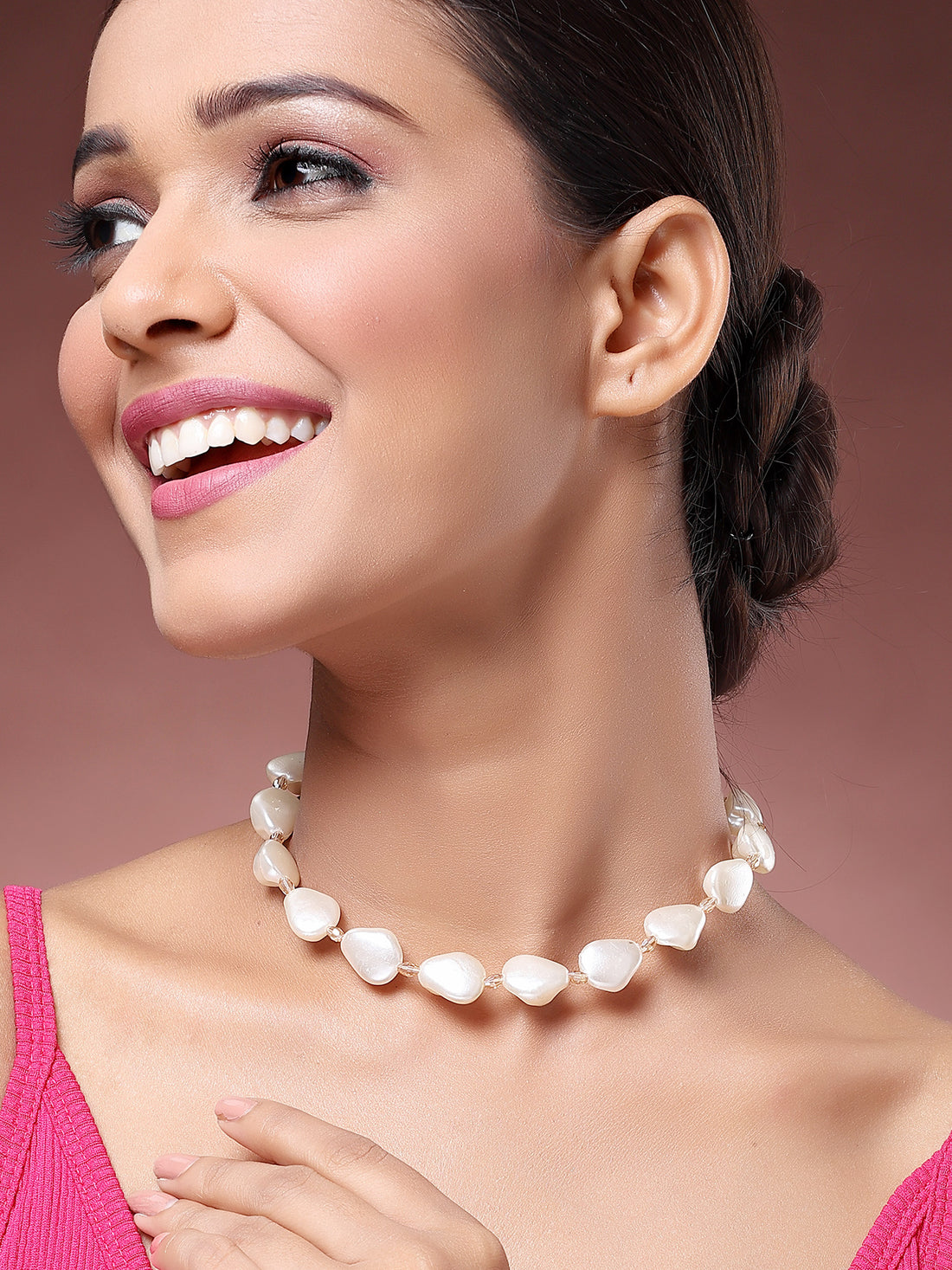 Karatcart Bohey Organic Pearl Classic Necklace for Women
