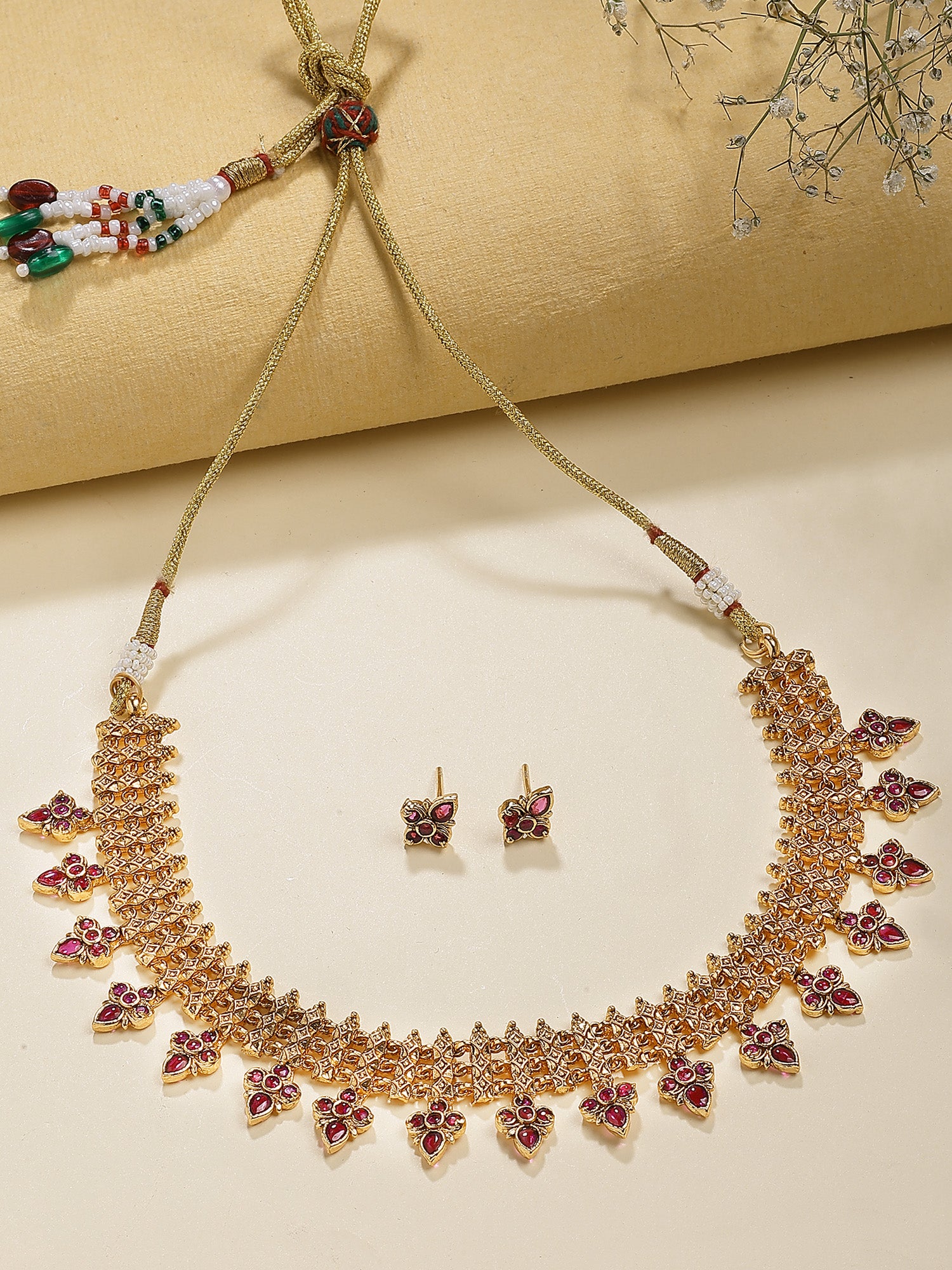 Karatcart Red Stone Floral Jali Design Classic Necklace Set for Women