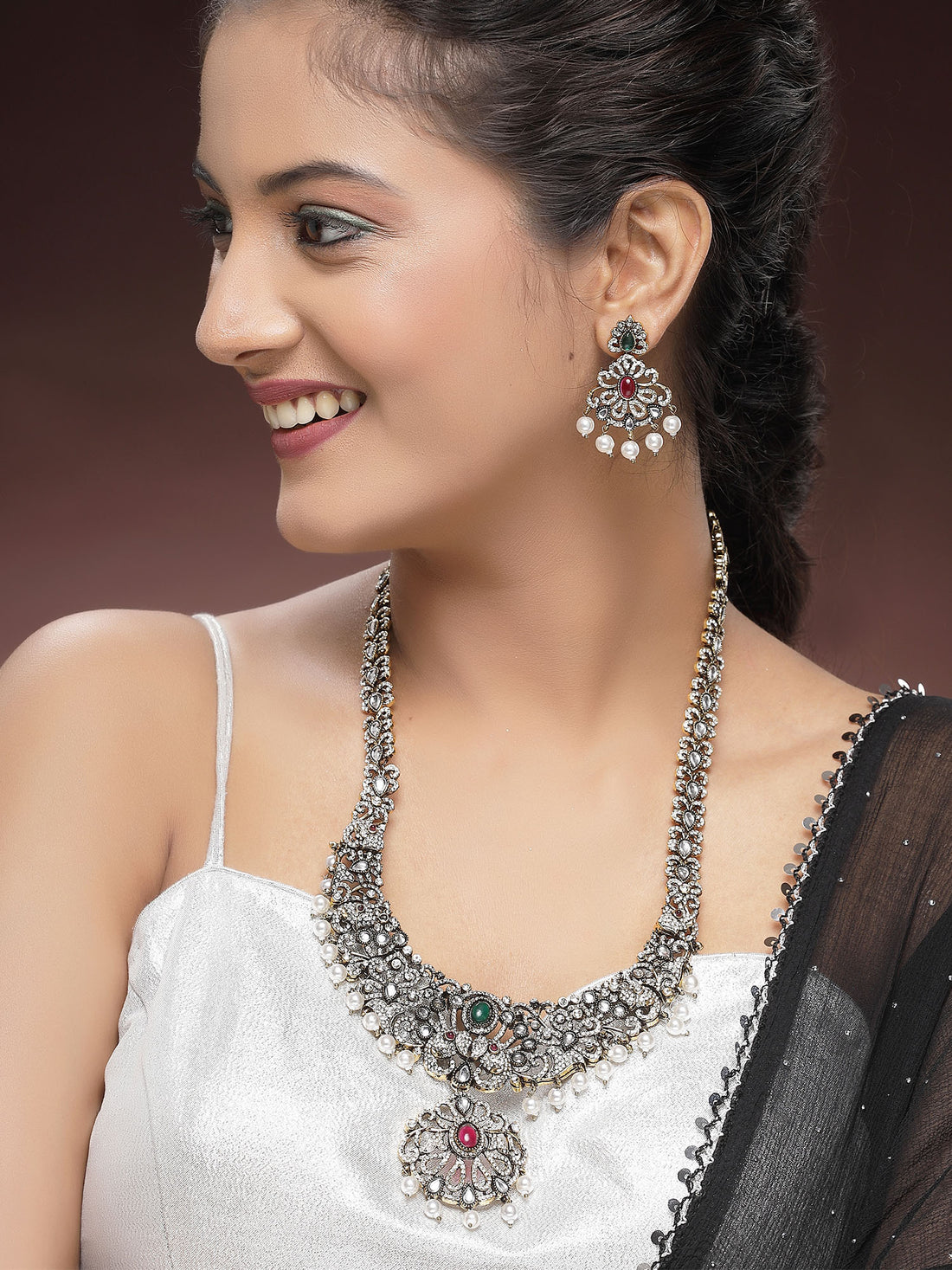 KARATCART Traditional South Indian Black and Gold Plated Laxmi Mata Rani Haar Temple Jewellery Set