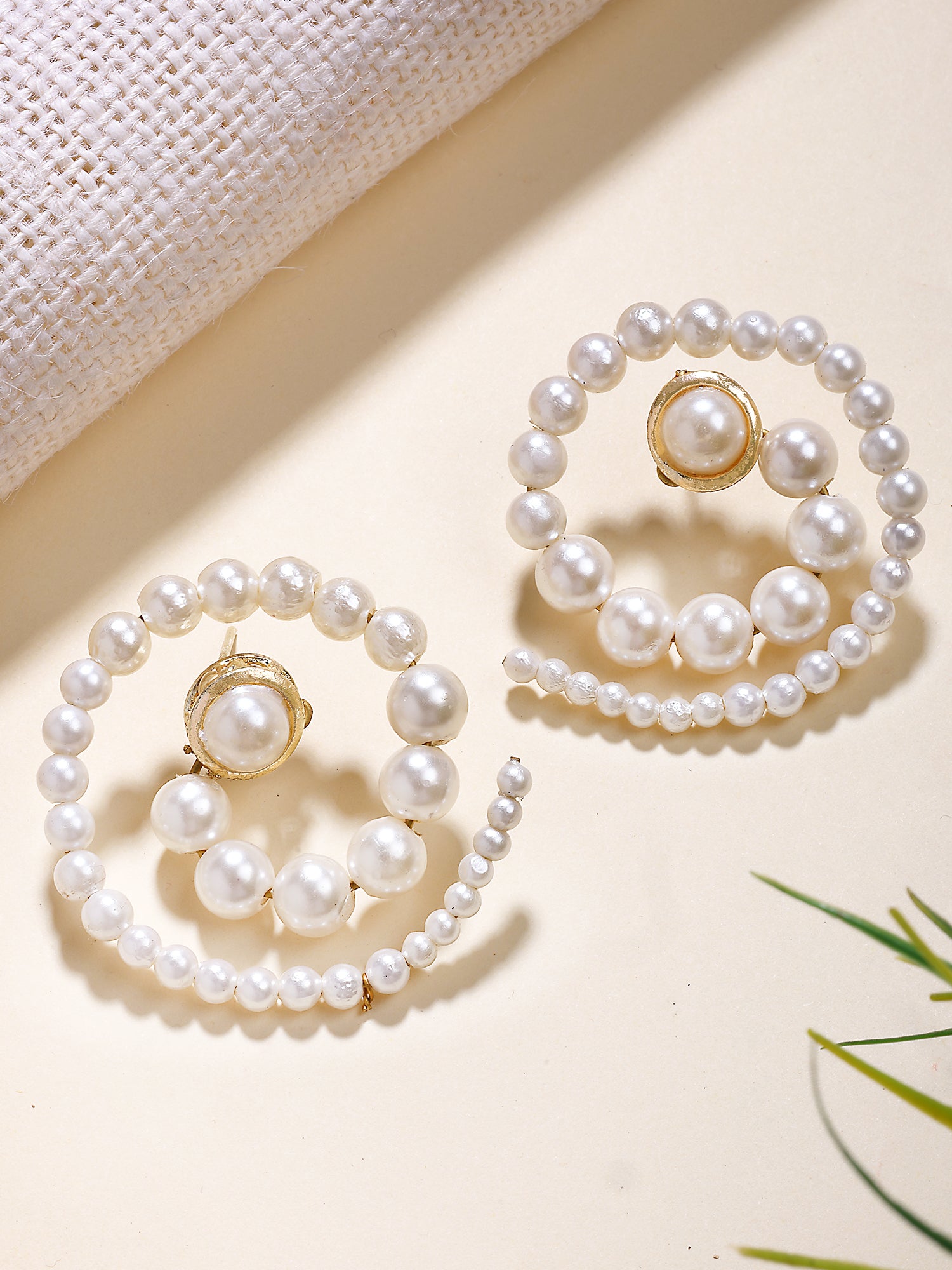Karatcart Stylish Spiral Pearl Lightweight Stud Earrings for Women