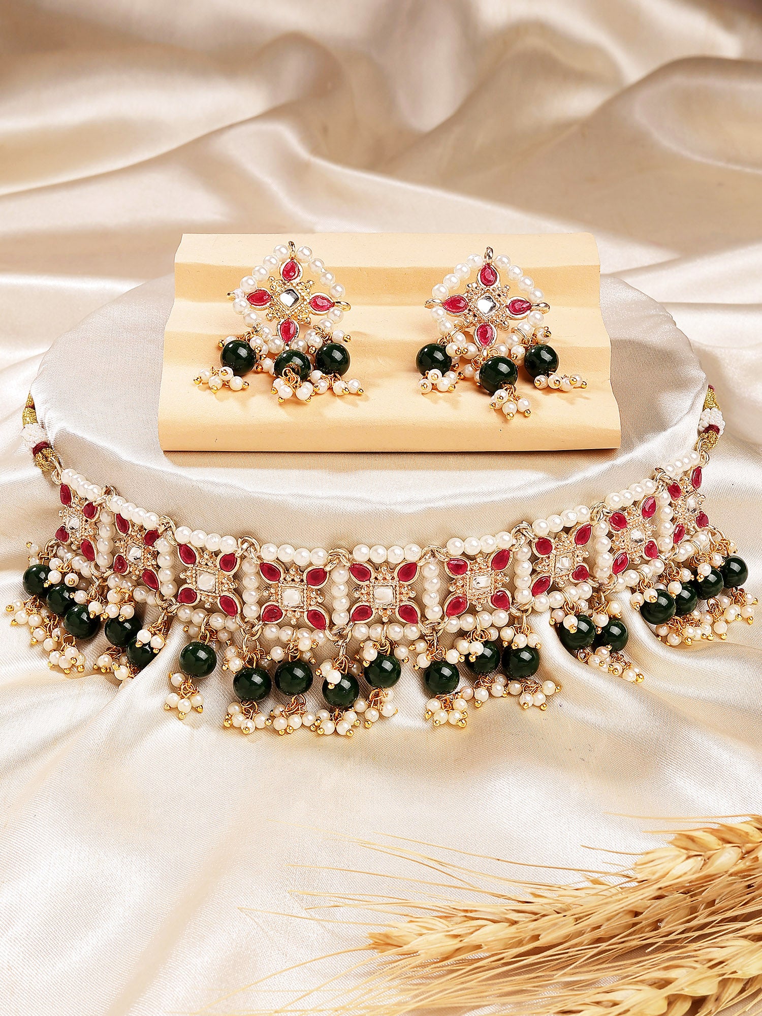 Karatcart Red Stone Green Beads Kundan Choker Necklace Set for Women