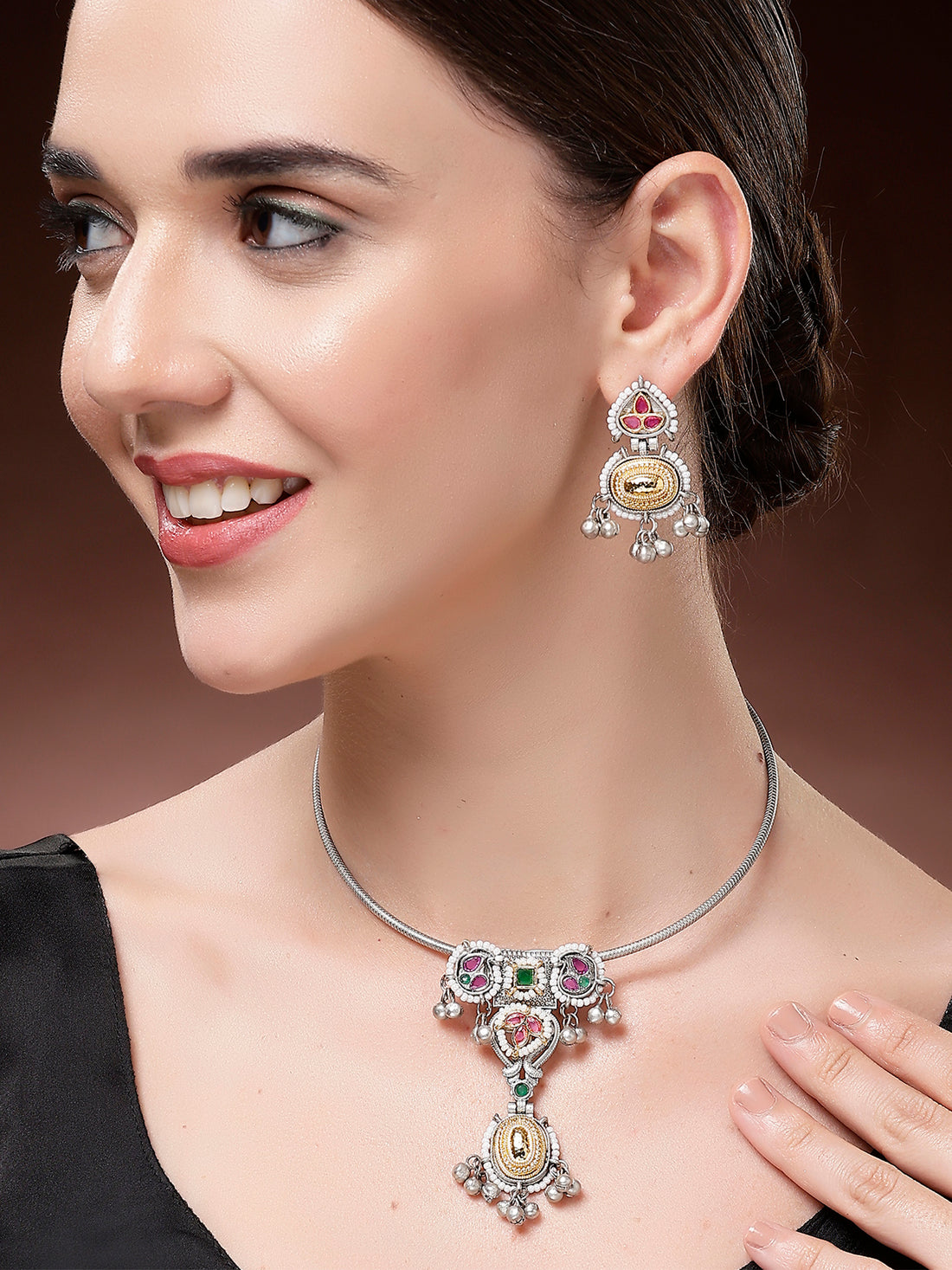 Karatcart Oxidised Silver and Gold Plated Stone Studded Hasli Necklace Set for Women