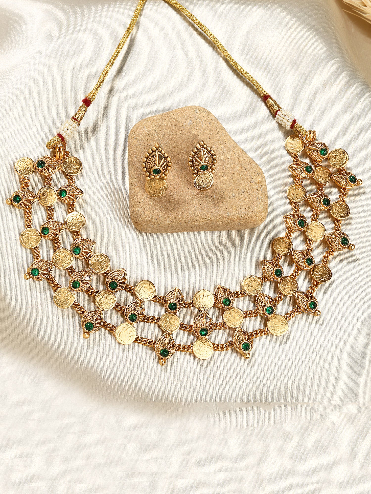 Karatcart Green Stone Gold Plated Laxmi Mata Coin and Shell Design Necklace Set for Women