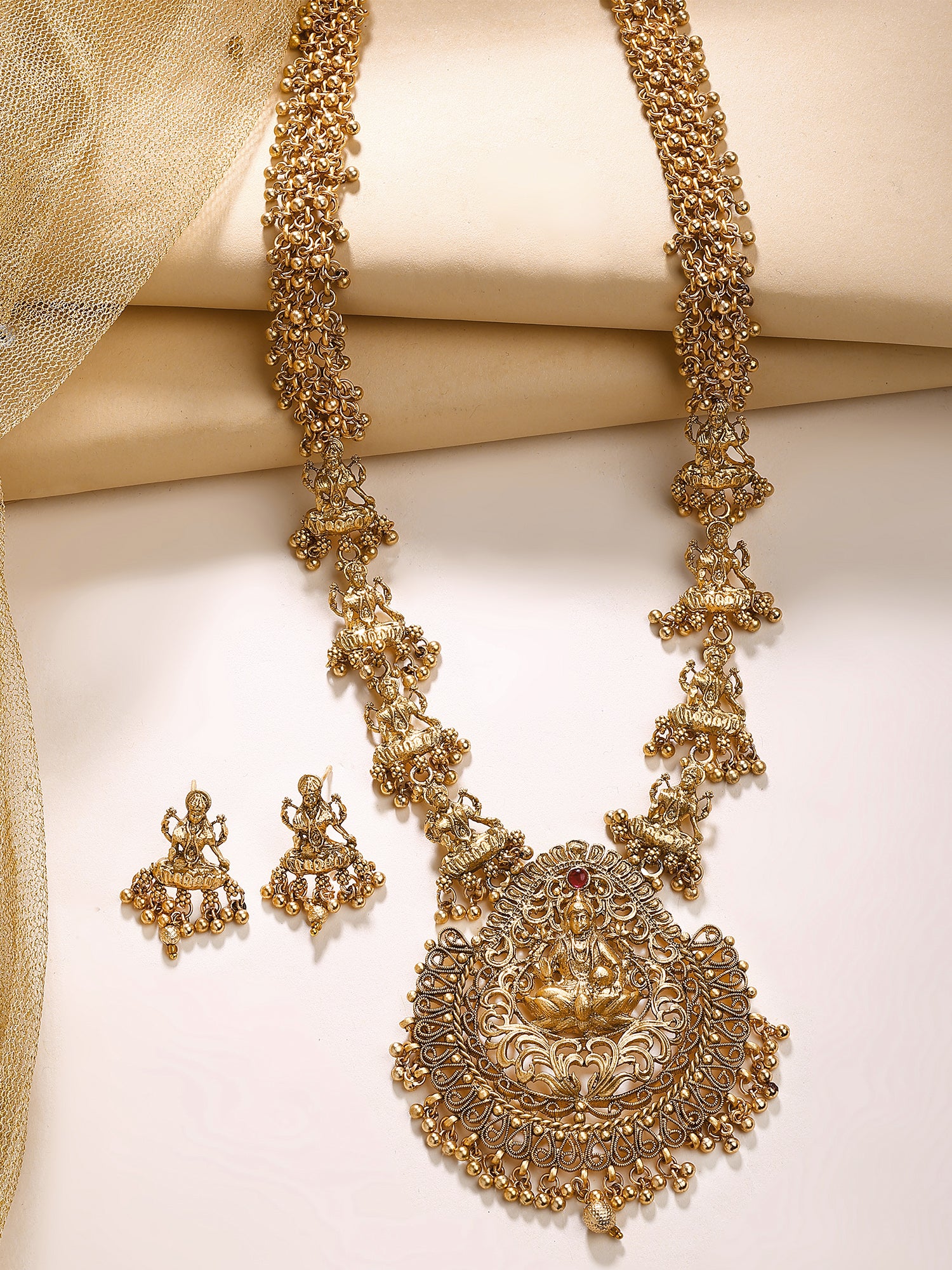 KARATCART Traditional Gold-Plated Laxmi Mata Rani Haar Temple Jewellery Set for Women