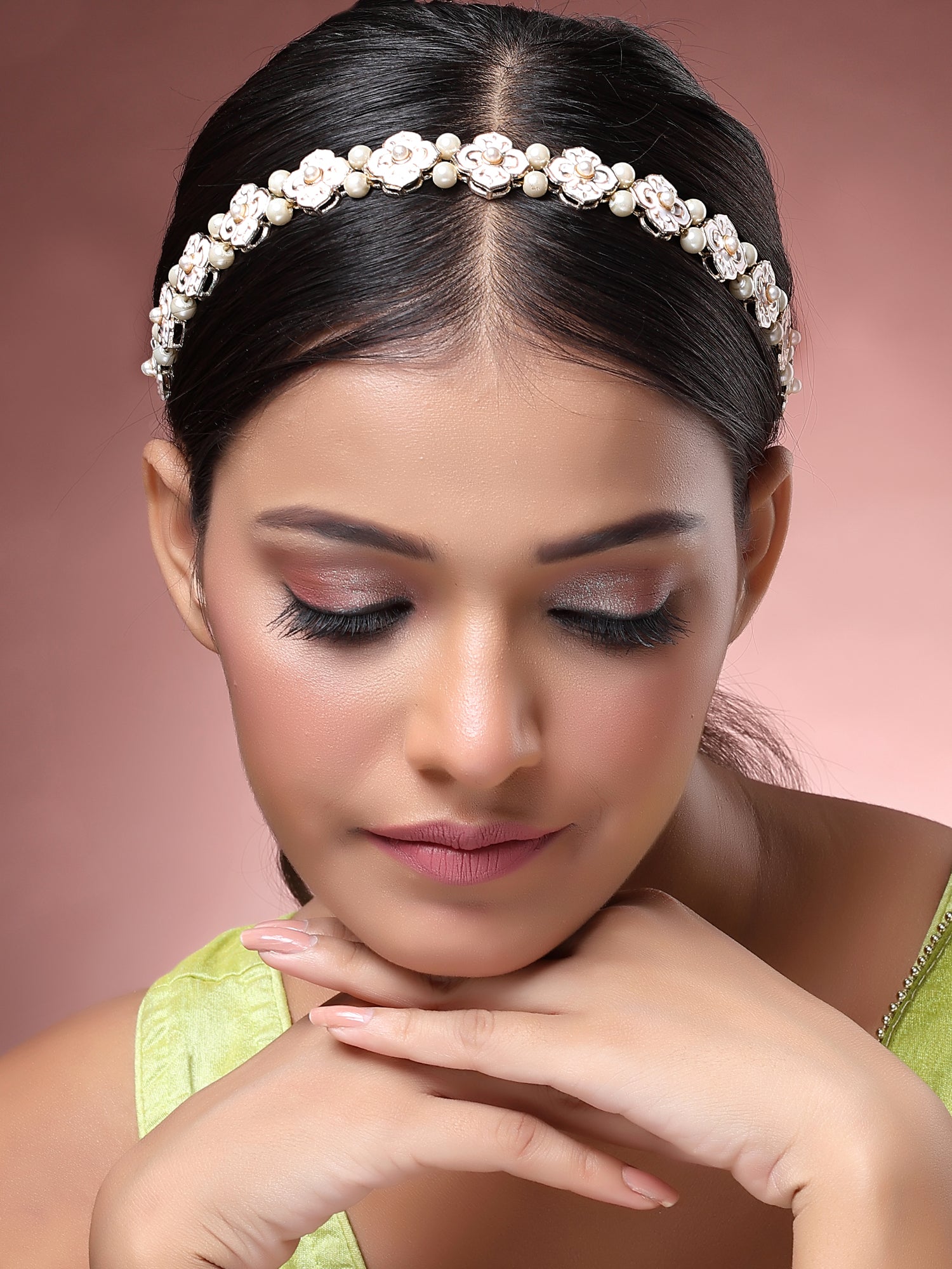 Karatcart Luxurious Gold-Plated Kundan Meenakari Hairband with Elegant Pearl for Women