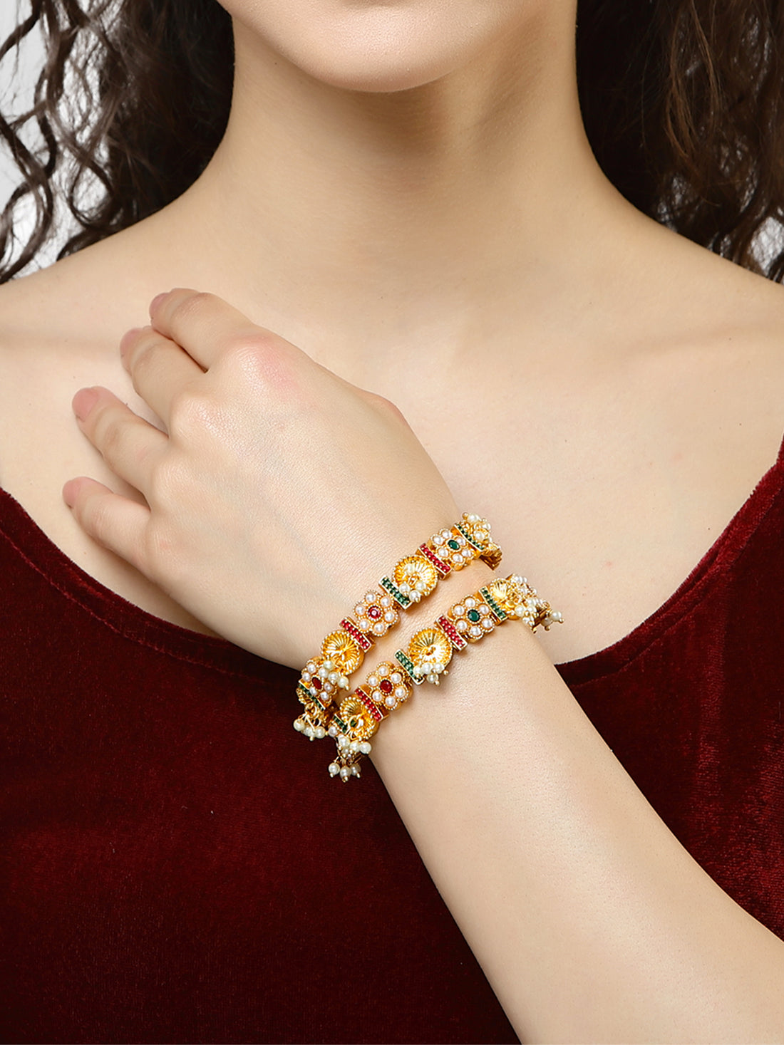 Karatcart Gold Plated Pearl Beads Rajwadi Temple Bangles for Women