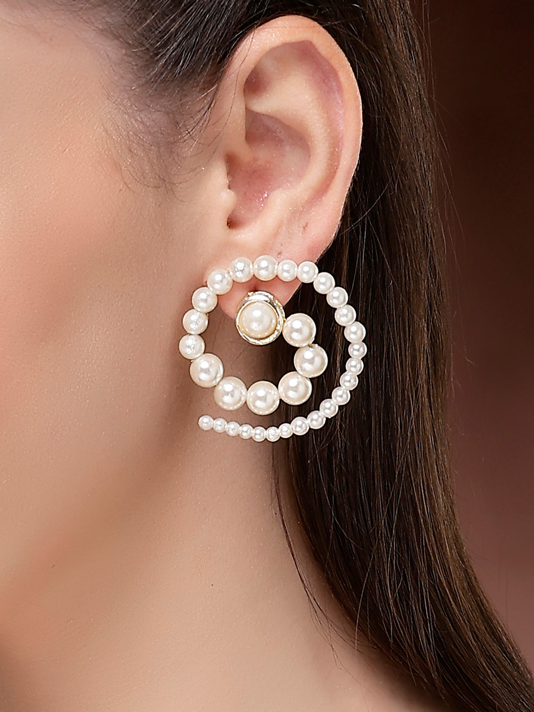 Karatcart Stylish Spiral Pearl Lightweight Stud Earrings for Women