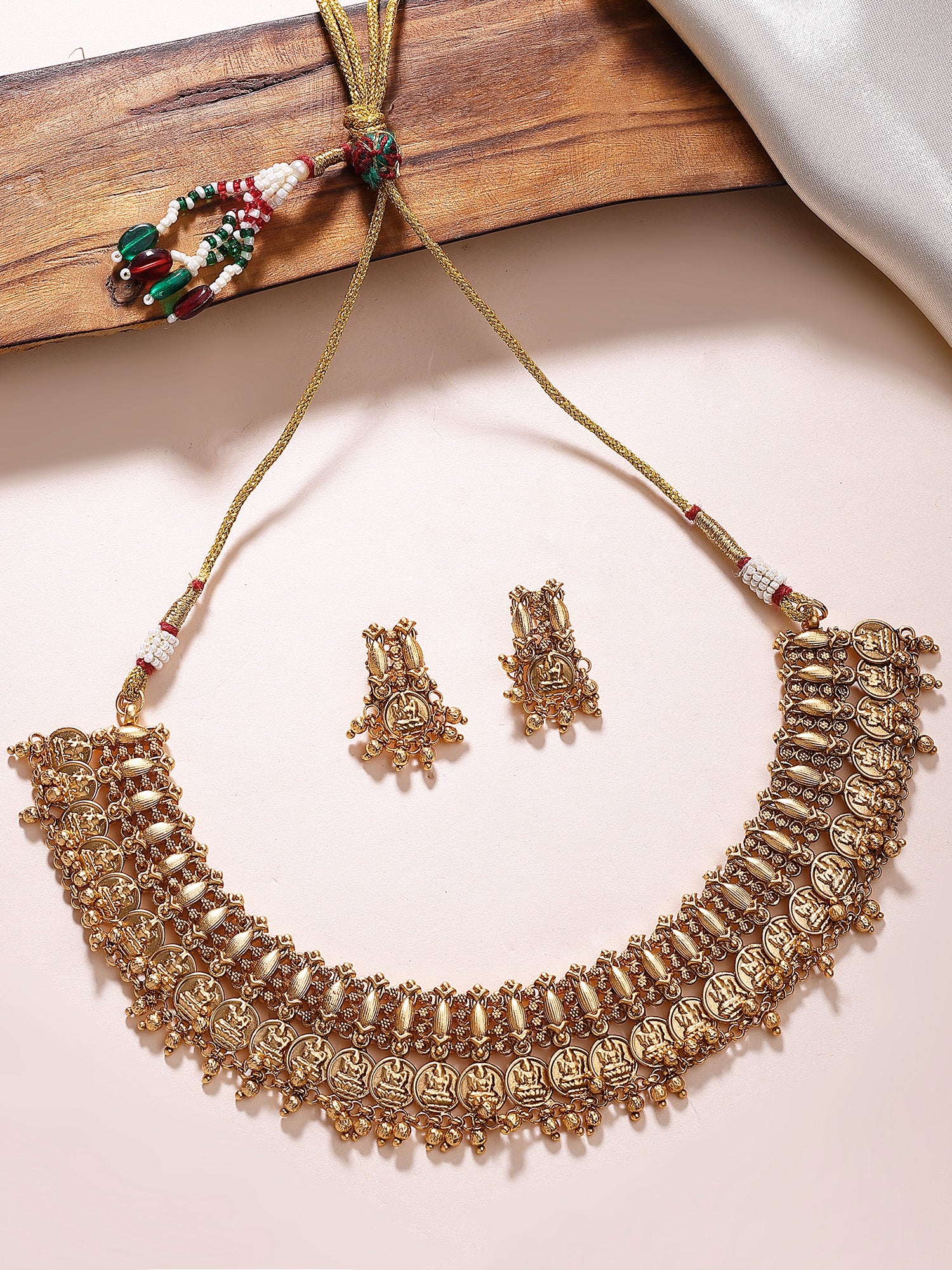 KARATCART Traditional South Indian Gold Plated Laxmi Mata Temple Jewellery Set for Women - Image 1