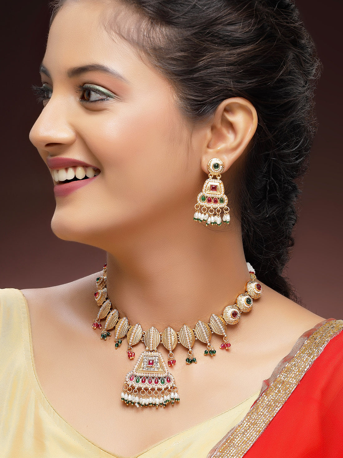 KARATCART Designer Gold-Plated Red and Green Crystal Choker Necklace Set for Women