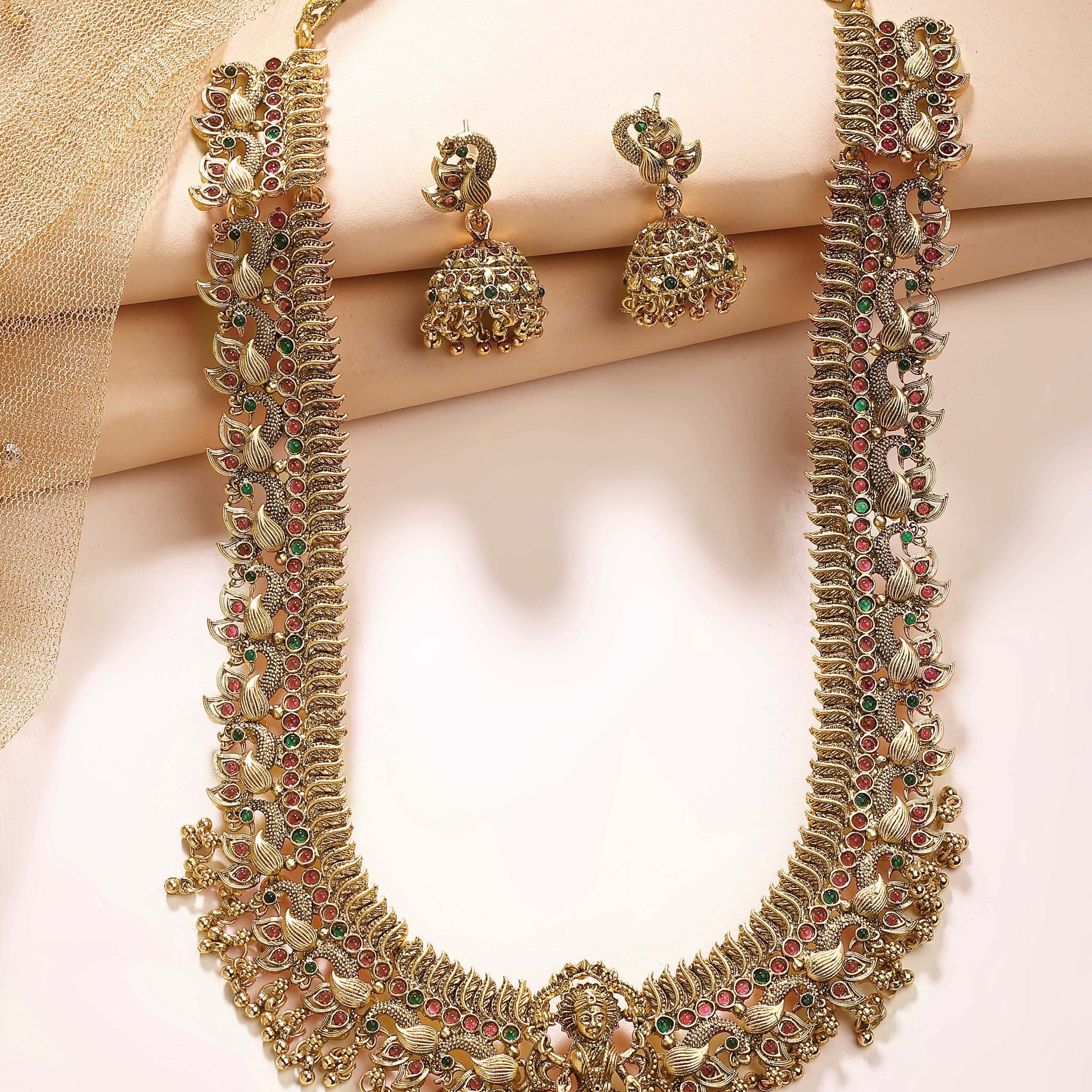 KARATCART Traditional South Indian Gold Plated Laxmi Mata Rani Haar Temple Jewellery Set for Women