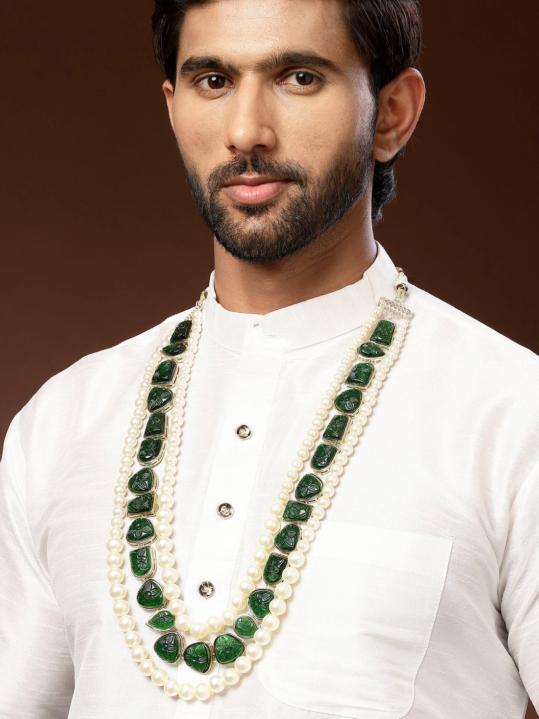 Karatcart Luxurious Green Carved Stone Pearl Maharaja Haar for Men