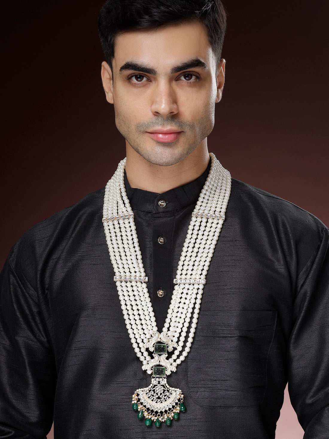 Karatcart Luxurious Green Carved Stone Kundan Pearl Maharaja Haar for Men