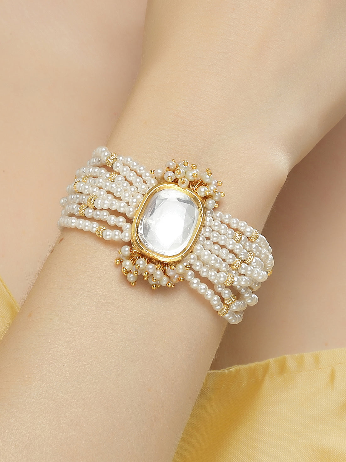 Karatcart Golden Polki Kundan Pearl Beaded Bracelet for Women
